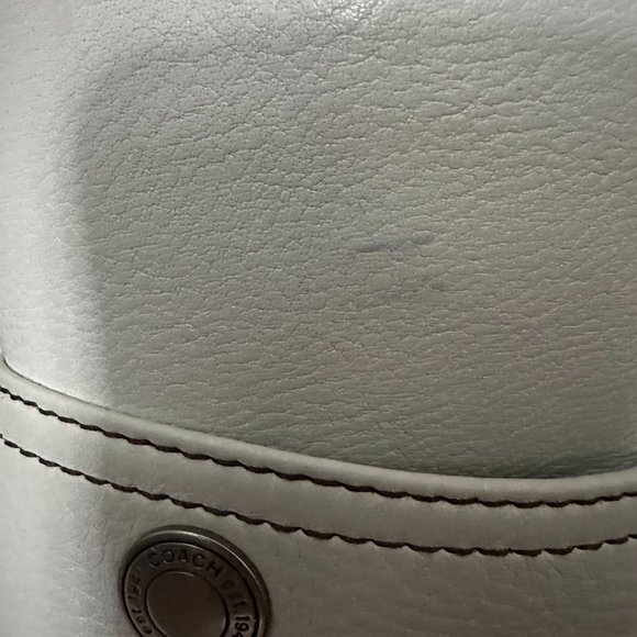 Authentic white pebble leather Coach shoulder/tote bag - Picture 15 of 15